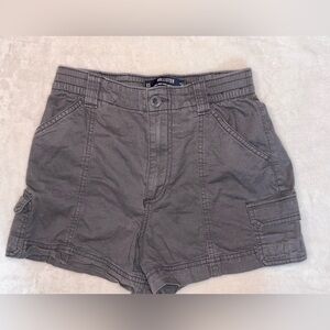Hollister Women's olive green Cargo Shorts